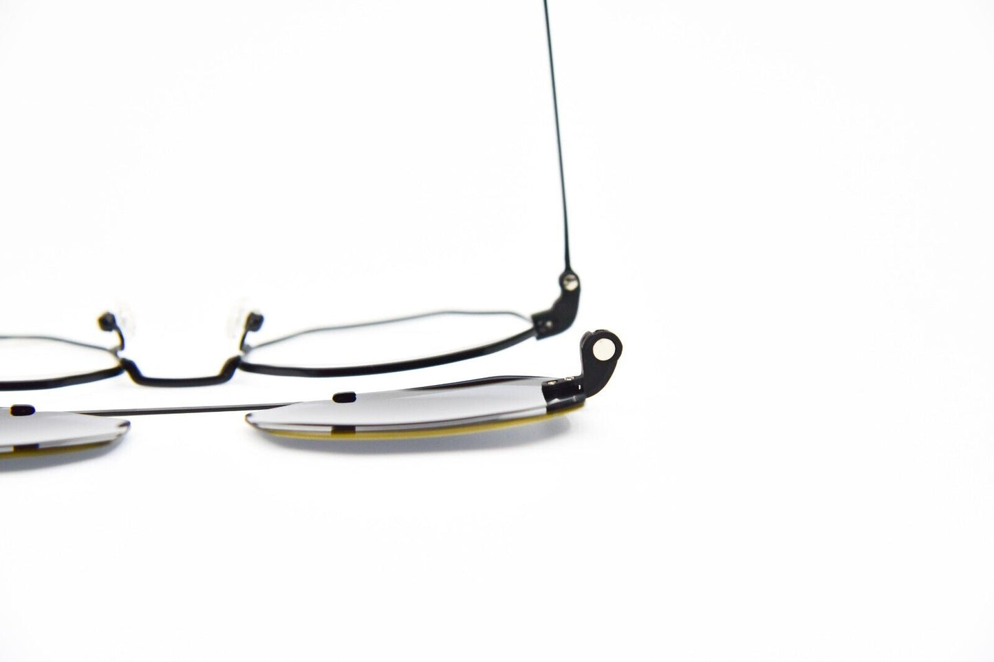 Pure Titanium Eyeglasses 2 in 1 with Magnetic Sunglasses UV400 in Black DC3044