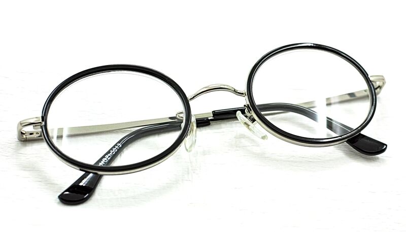 Black & Silver Oval Metal Frame Eyeglasses - Model GF20