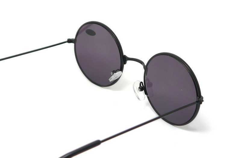 SR14MB Matt Black Classic Retro Round Metal Alloy Smoke Fashion Sun Readers